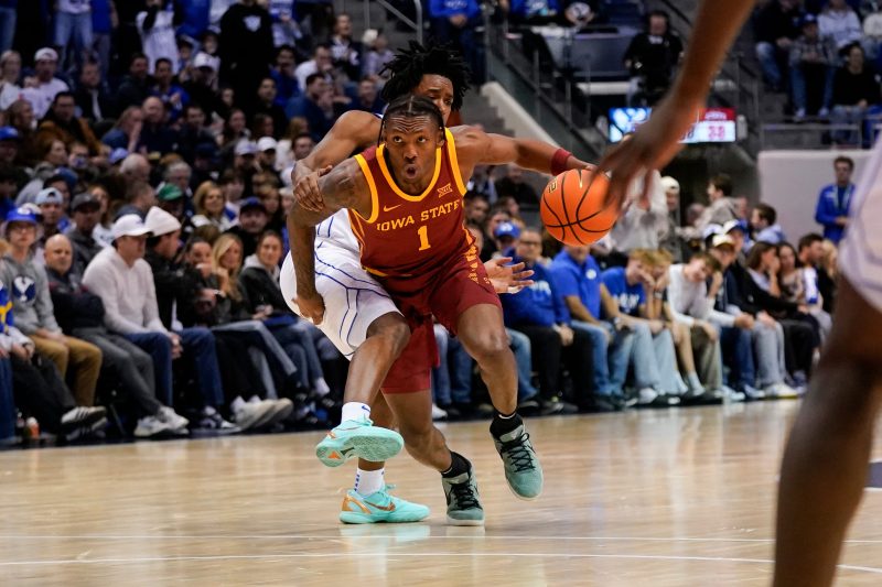 Bracketology: Wild weekend leads to new No. 1 seed in tournament field